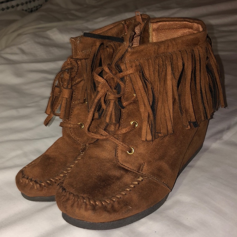 MOCCASIN WEDGES SIZE 7